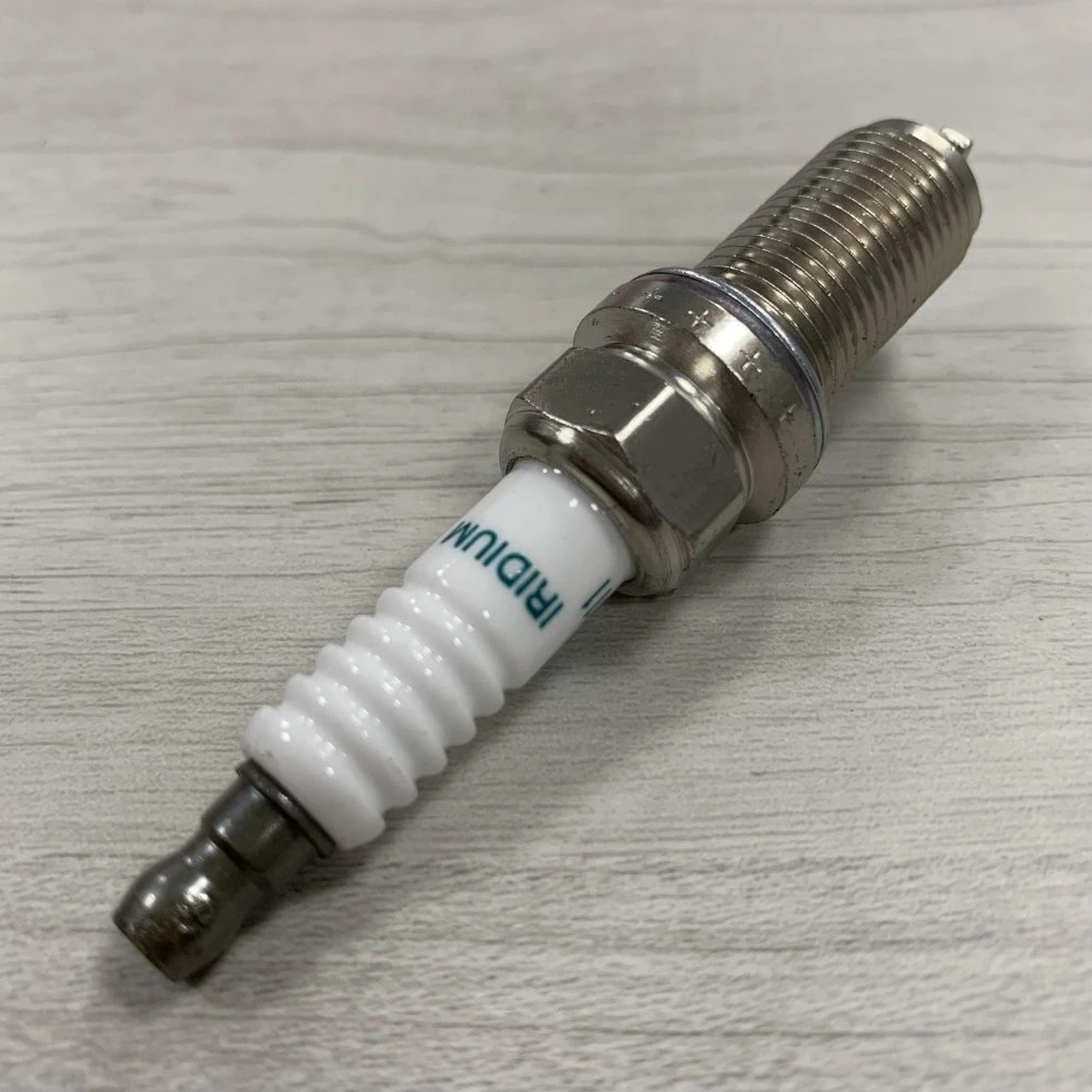 Auto Resistor Iridium Platinum Spark Plug for Denso Toyota Honda